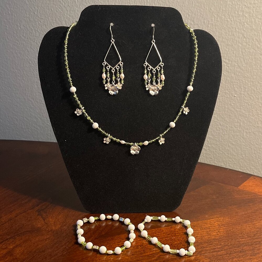 Handmade Beaded Jewelry Set - Delicate Pale Green and White